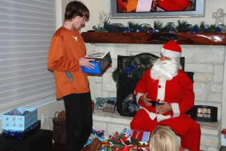 2013-12-23 21-15-55 Hildebrand Christmas.jpg